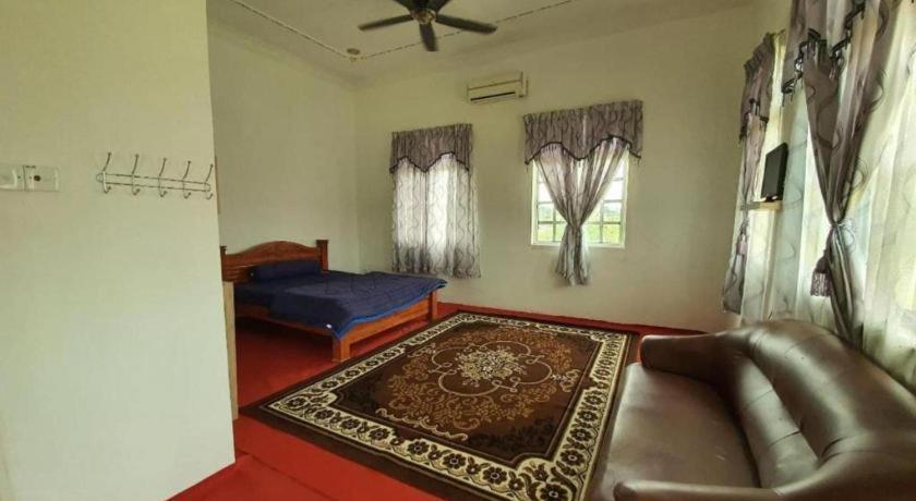 Oyo 90404 Hotel Z Dirgahayu 313 Pasir Mas Kültér fotó